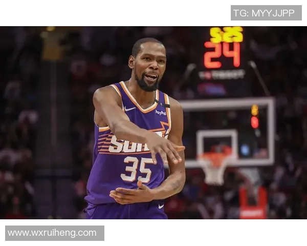 新赛季罚球王榜揭晓里夫斯领衔字母SGA紧随其后巴特勒杜兰特表现平平 新赛季罚球王榜揭晓里夫斯领衔字母SGA紧随其后巴特勒杜兰特表现平平