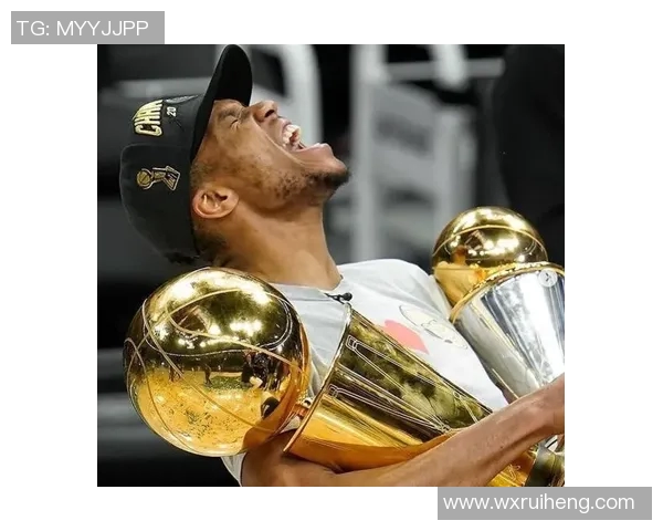 同年获得DPOYMVPFMVP的阿贾中投绝杀助力王牌夺得冠军点 同年获得DPOYMVPFMVP的阿贾中投绝杀助力王牌夺得冠军点