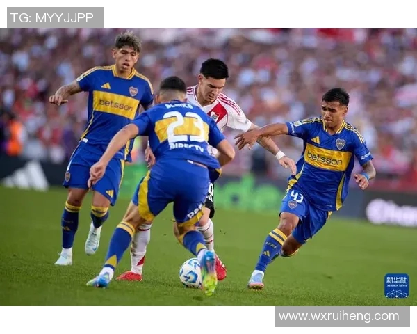 维尼修斯被换下场后对马斯坦托诺表达不满引发关注 维尼修斯被换下场后对马斯坦托诺表达不满引发关注