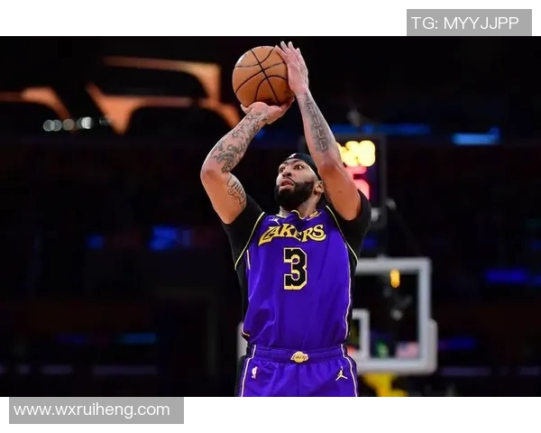 浓眉高效表现引领球队胜利14投11中斩获25分10篮板3助攻3抢断2盖帽