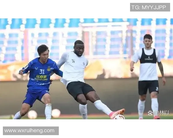 前海港外援奥斯卡晒训练照后因病决定退役引发关注 前海港外援奥斯卡晒训练照后因病决定退役引发关注