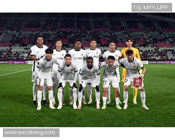 海港队训练照曝光加布里埃尔热情竖大拇指展现团队士气