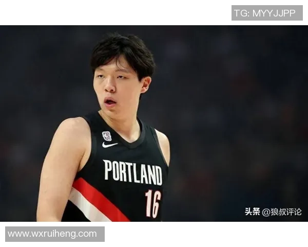 媒体人点评小杨防守风格称其象征性扑救难以适应NBA比赛节奏