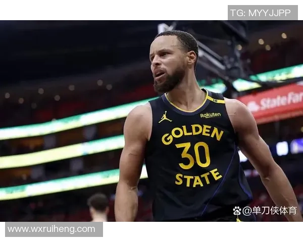 库里谈球队状态：一切顺理成章目标是持续保持良好表现