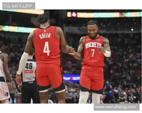 杰伦格林庆祝阿门生日分享火箭球衣合照展现兄弟情深 杰伦格林庆祝阿门生日分享火箭球衣合照展现兄弟情深