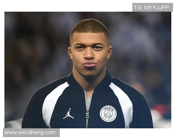 姆巴佩将缺席首发对阵巴萨以替补身份待命引发关注